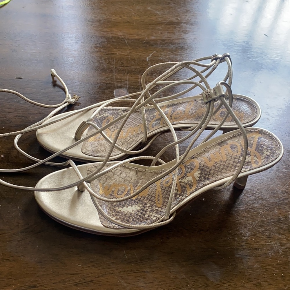 Shoes clothes - Picture 3 of 5